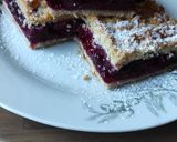 Reszelt meggyes pite recept fázis 4 fotója