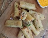 Foto langkah ke 4 dari resep Tuna Spring Rolls.