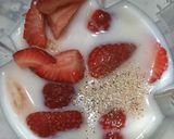 Foto del paso 4 de la receta: Licuado de frutillas, cardamomo miel y mandarina