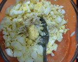 Foto del paso 1 de la receta: Dip de queso crema aceituna y huevo