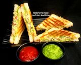 A picture of step 6 of Chickpeas Hung Curd Salad Sandwich - Kala Chana Dahi Salad Sandwich.