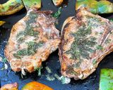 Une image de l'étape 7 de Côtes de veau marinées grillées sauce BBQ et coriandre.