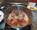 Foto del paso 3 de la receta: Codillo en salsa