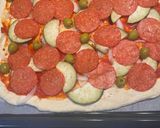Foto del paso 8 de la receta: Pizza de pepperoni y verduras 🇮🇹