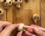 Foto del paso 1 de la receta: Mini pizzas fit terroríficas (con base berenjena)