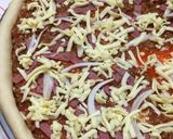 Foto langkah ke 8 dari resep 14. Dough (Roti) pizza simpel dan krispi.