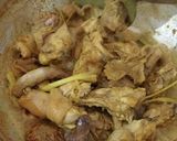Foto langkah ke 4 dari resep Ayam ungkep bumbu ketumbar.
