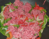 Foto del paso 2 de la receta: Fideos de arroz salteados con ternera y setas