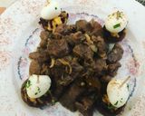 Foto del paso 2 de la receta Cordero guisado con nidos de champiñones y huevos de codorniz