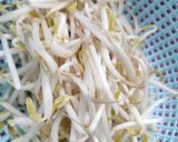 Foto langkah ke 1 dari resep Tumis Toge Oncom Simpel.