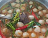 รูปขั้นตอนการทำที่ 3 ของ น้ำยาป่าใส่ลูกชิ้นปลากับเลือดไก่