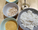Foto del paso 3 de la receta: Bolitas de arroz frito rellenas de bonito y mayonesa de soja