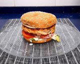 Foto del paso 18 de la receta: Hamburguesa de salmón con salsa de pepino (Sin sal añadida)