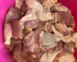 Gambar langkah 1 resipi Ayam Goreng Kunyit.