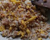 Foto langkah ke 3 dari resep Nasi Goreng Kornet.