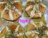 Foto langkah ke 6 dari resep Korean Garlic Cheese Bread.