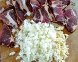 Tejfölös, habart, füstölt tarja leves, zöld fűszerekkel és zöldségekkel recept fázis 1 fotója