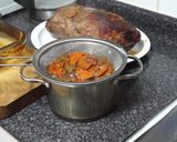 Foto del paso 5 de la receta: Carne de pollo ganso braseado, con salsa de champiñones