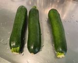 Une image de l'étape 1 de Courgettes croustillantes aux épices et parmesan.