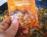 Foto del paso 4 de la receta: Churrascos con arroz salteados con verduras de todo tipo