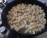 Körte torta tonkababbal recept fázis 3 fotója