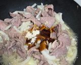 รูปขั้นตอนการทำที่ 3 ของ หมูนุ่มผัดน้ำมันหอย
