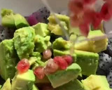 Foto del paso 5 de la receta: Postre de fruta del dragón, aguacate, granada y miel