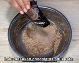 Foto langkah ke 1 dari resep Kue kering coklat wajan 4 bahan.