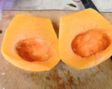 รูปขั้นตอนการทำที่ 1 ของ Roasted​ Butternut​ Squash​ ฟักทองบัตเตอร์​นัทย่าง