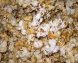 Foto langkah ke 4 dari resep Popcorn Karamel.
