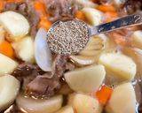 Foto del passaggio 3 della ricetta Carne in umido con patate alla giapponese "niku-jaga" 🥔