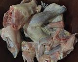 Foto langkah ke 1 dari resep Ayam Rebus (Pek Cam Ke).