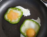 A picture of step 5 of Capsicum fried egg.