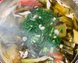 Hình bước làm 5 của món Canh Cá Cơm Cải Chua