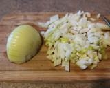 Foto del paso 1 de la receta: Jamoncitos de pollo con tomate caramelizadas