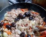 Foto del paso 5 de la receta: Pastas con salsa de atún (sin tomate)
