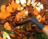 Foto langkah ke 4 dari resep Korean spicy stir fried pork / jeyuk bokkeum.