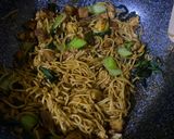 Foto langkah ke 5 dari resep Spaghetti Goreng Jawa.
