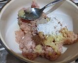 Foto langkah ke 3 dari resep Dadar Ayam Gulung.