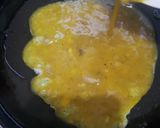 A picture of step 3 of Disco egg fry.