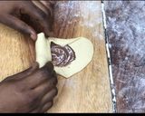 A picture of step 6 of Nutella roll.