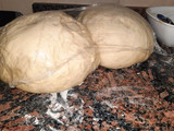 Pizza casera en la plancheta