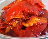Sałatka makaronowa z pieczoną papryką, mozzarellą i oliwkami krok przepisu 1 zdjęcie