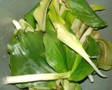 Foto langkah ke 1 dari resep Tumis Tauge dan Daun Kencur.