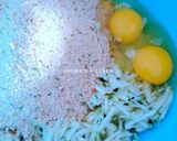Foto langkah ke 1 dari resep 93. Zucchini Fritters Gaya Ndi (Zucchini #3).