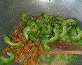 Foto langkah ke 5 dari resep Tumis pare.