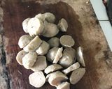 Foto langkah ke 3 dari resep Tumis daun Pepaya bakso untuk Diet.