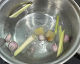 รูปขั้นตอนการทำที่ 2 ของ ไก่ต้มขมิ้นฟักอ่อน