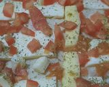 Foto del paso 6 de la receta: Pizza 2 sabores: huevo duro, olivas negras y 4 quesos con olivas verdes