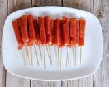 Une image de l'étape 2 de Brochettes de bœuf au fromage facile.